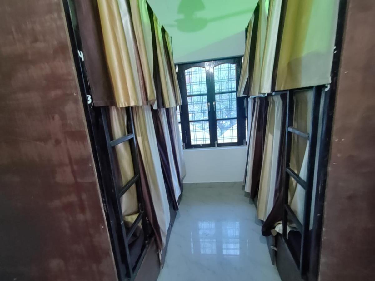 Hobbit House Hostel Rishīkesh الغرفة الصورة