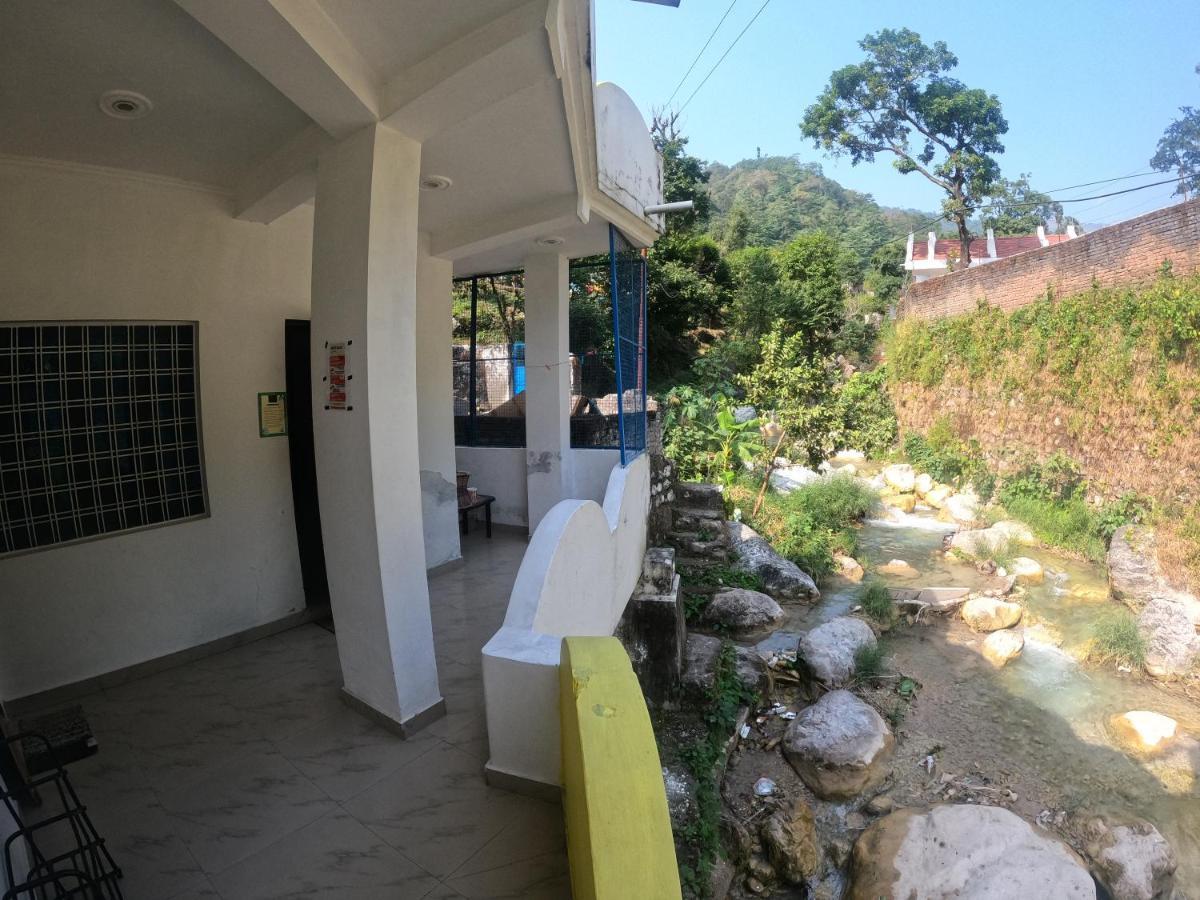 Hobbit House Hostel Rishīkesh المظهر الخارجي الصورة