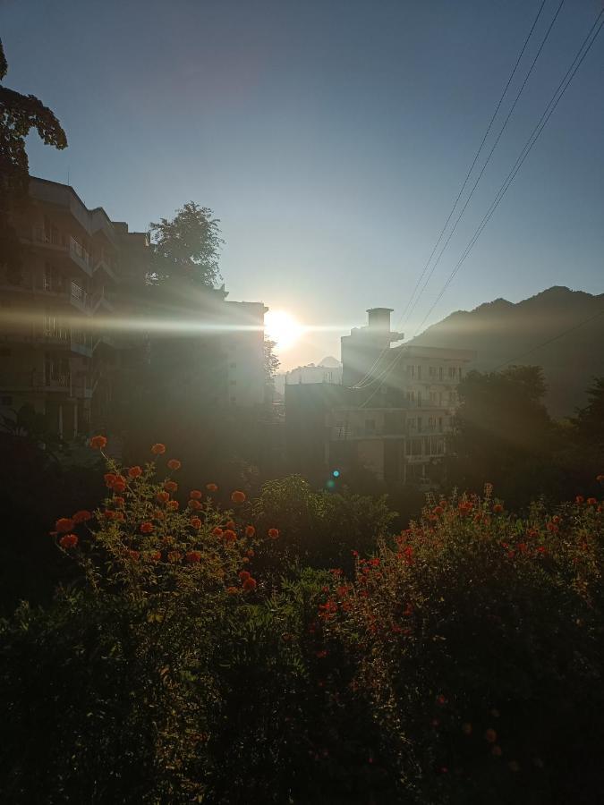 Hobbit House Hostel Rishīkesh المظهر الخارجي الصورة
