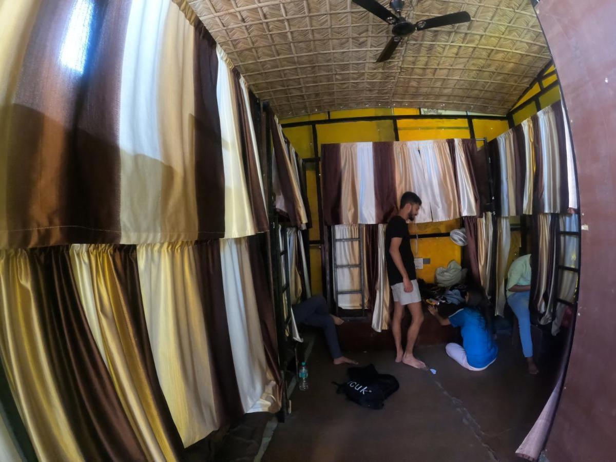 Hobbit House Hostel Rishīkesh المظهر الخارجي الصورة