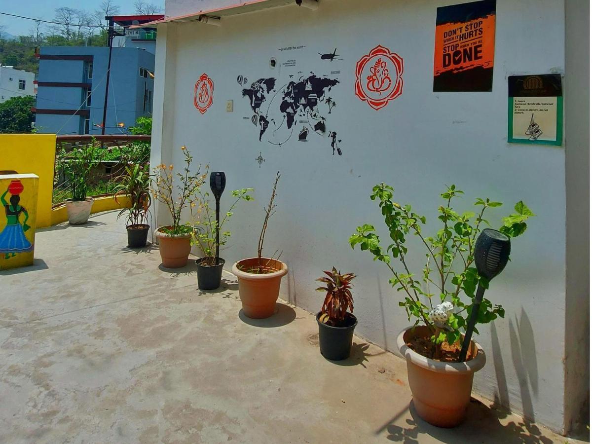 Hobbit House Hostel Rishīkesh المظهر الخارجي الصورة